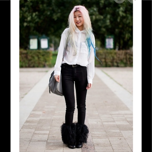 Ugg Women's Twinface Mongolian Sheepskin Cuff Boots - Picture 1 of 16